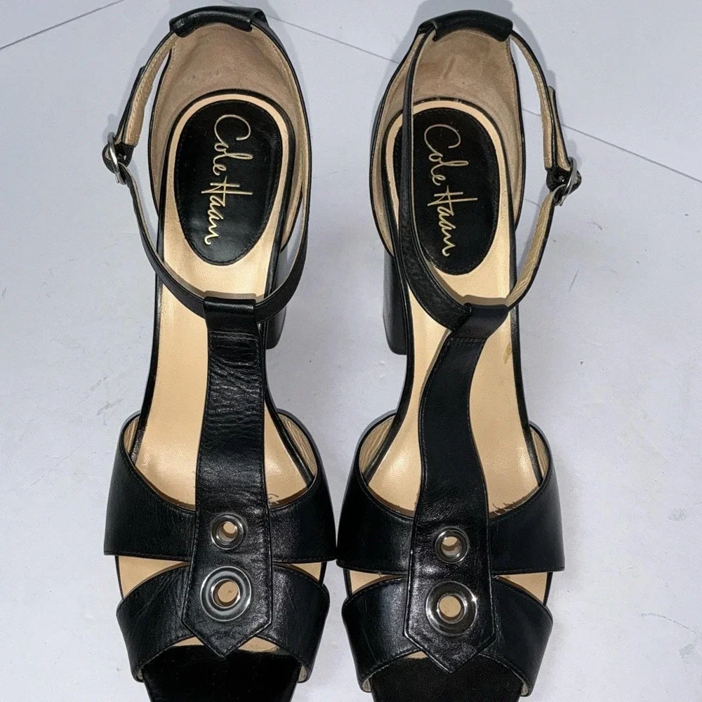Cole‎ Haan NikeAir Black Leather T-Strap Sandals Size 8.5B Chunky Heel Peep Toe